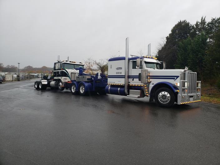 Classic Peterbilt tow